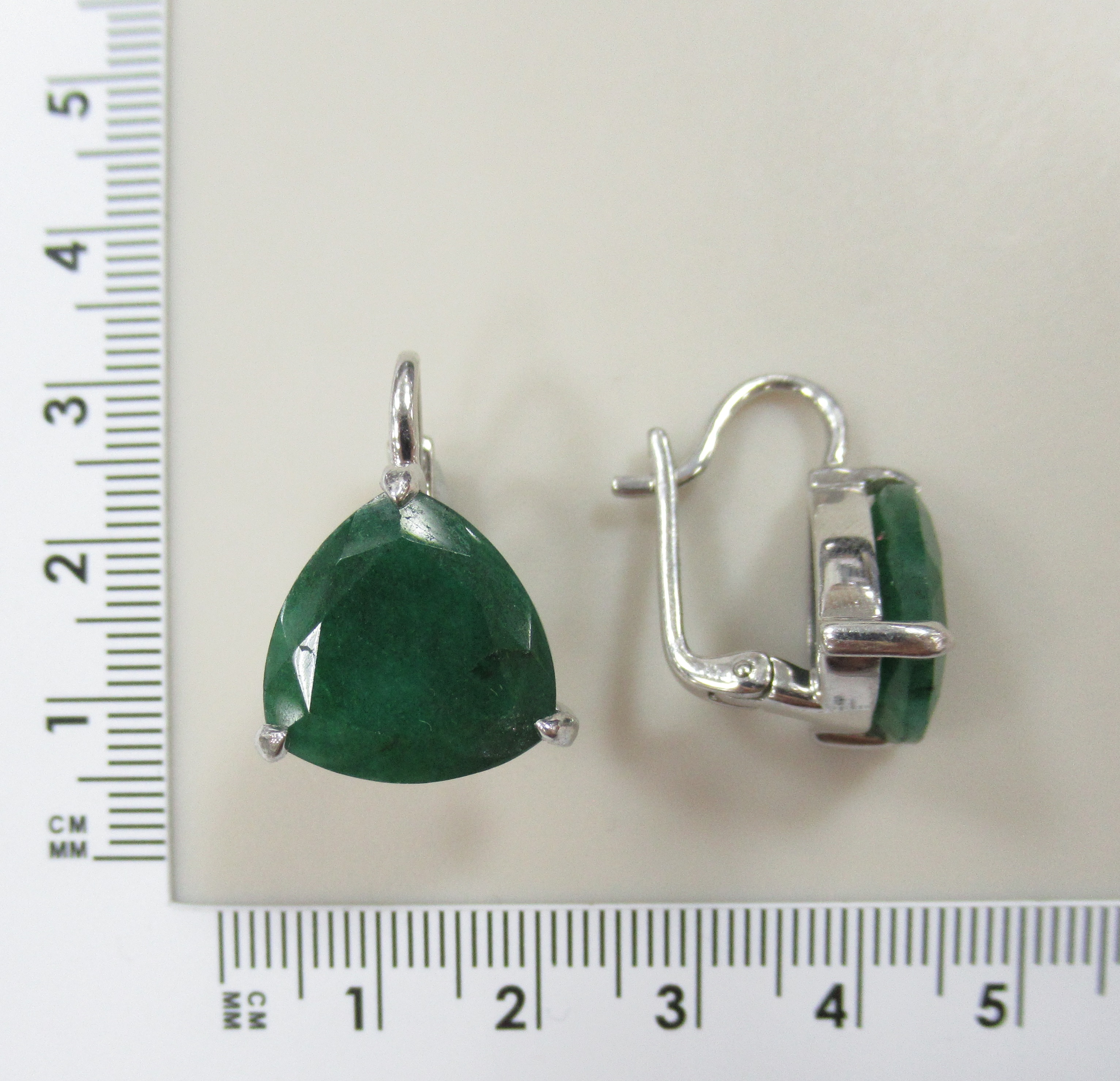 Серебряные серьги с бериллами